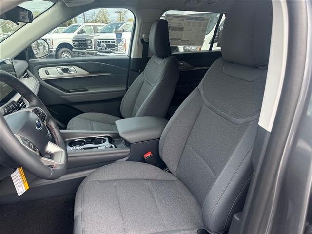 new 2025 Ford Explorer car, priced at $40,436