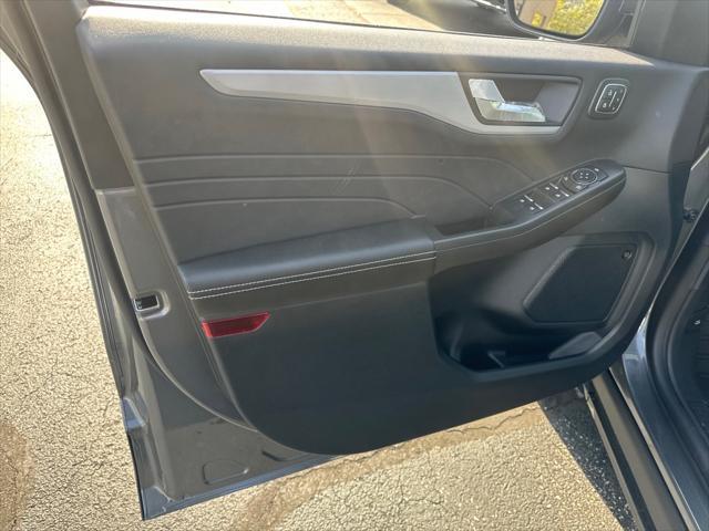 new 2025 Ford Escape car, priced at $39,190