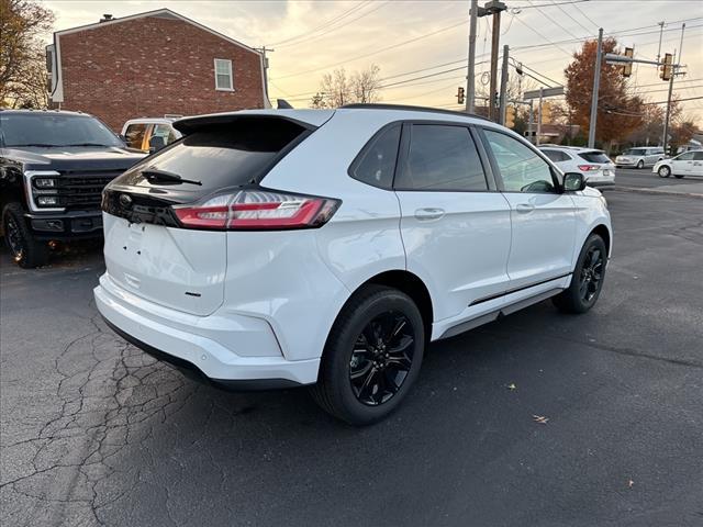 new 2024 Ford Edge car, priced at $33,920