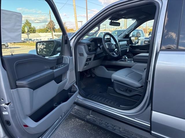 new 2025 Ford F-150 Lightning car, priced at $65,919