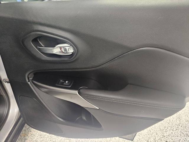 used 2019 Jeep Cherokee car, priced at $18,995