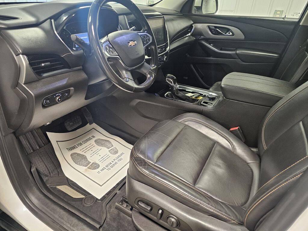used 2021 Chevrolet Traverse car, priced at $27,995