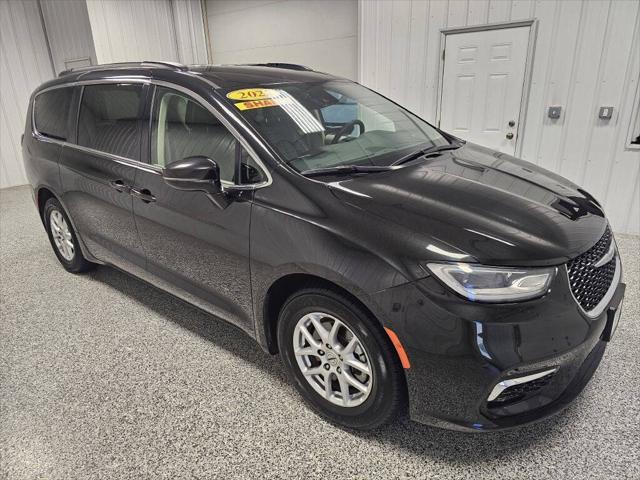 used 2022 Chrysler Pacifica car, priced at $22,995