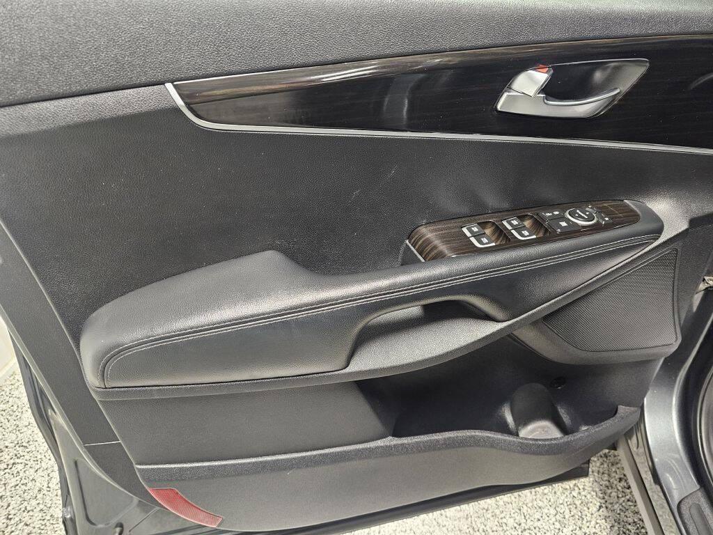 used 2020 Kia Sorento car, priced at $16,995
