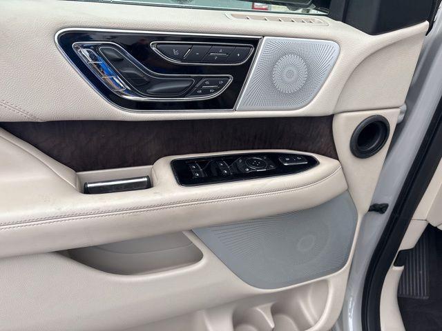 used 2020 Lincoln Navigator car, priced at $43,900