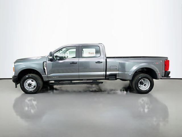 new 2025 Ford F-350 car, priced at $65,095