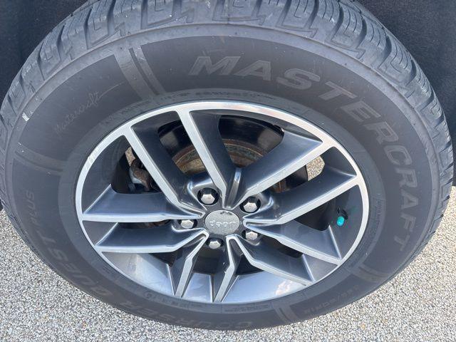 used 2017 Jeep Grand Cherokee car, priced at $13,990