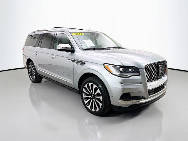used 2024 Lincoln Navigator car, priced at $79,900