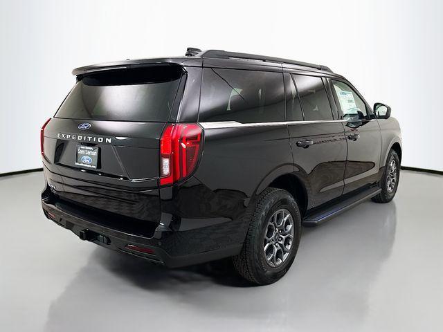 new 2025 Ford Expedition car, priced at $65,995