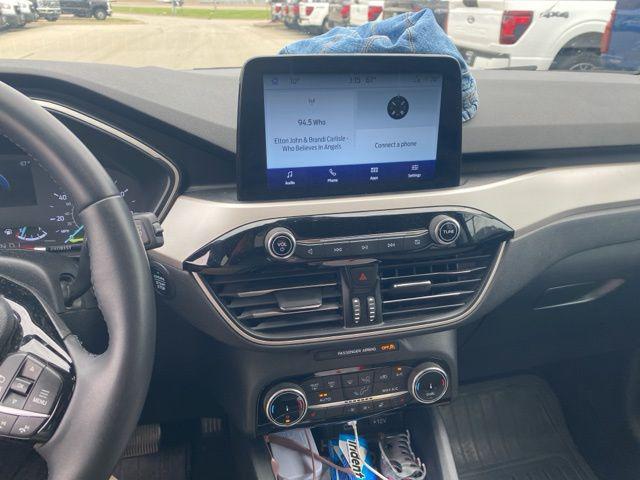used 2022 Ford Escape car, priced at $21,900