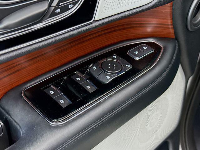 used 2020 Lincoln Navigator car, priced at $48,905