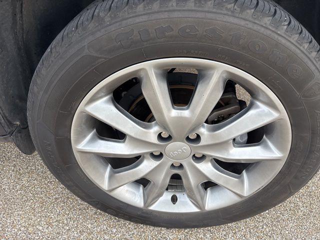 used 2018 Jeep Cherokee car, priced at $15,990