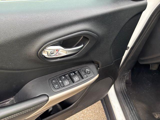 used 2018 Jeep Cherokee car, priced at $15,990