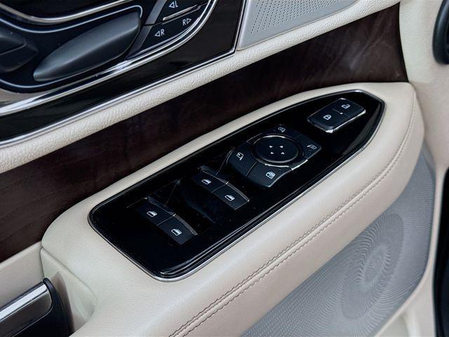 used 2020 Lincoln Navigator car, priced at $34,290