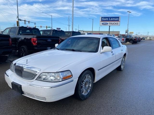 used 2009 Lincoln Town Car car, priced at $6,990