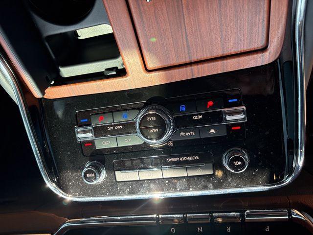 used 2024 Lincoln Navigator car, priced at $76,990