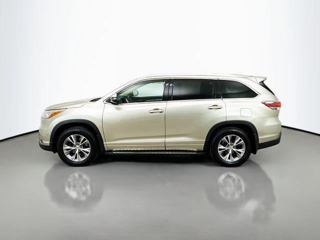 used 2015 Toyota Highlander car, priced at $18,990