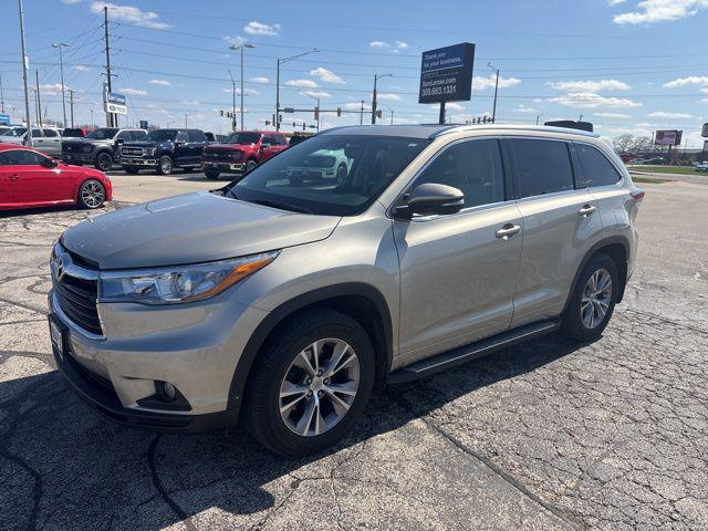 used 2015 Toyota Highlander car, priced at $18,990