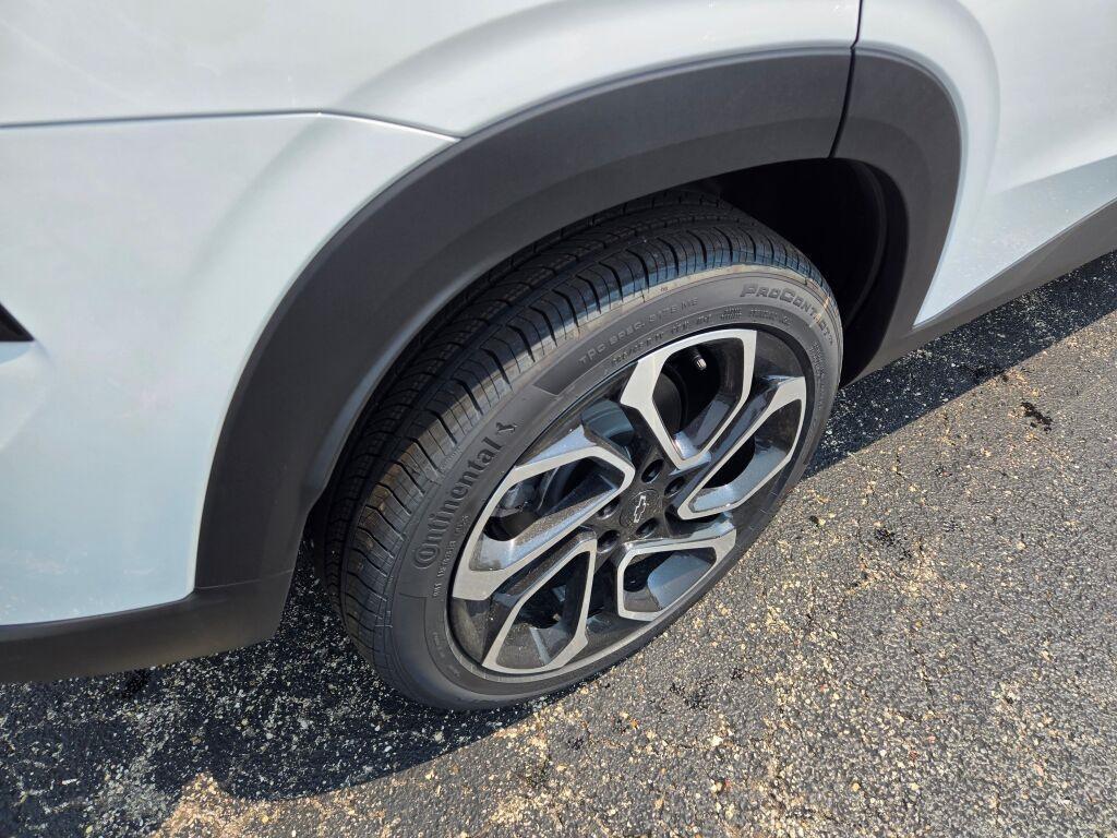 new 2025 Chevrolet Trax car, priced at $23,895