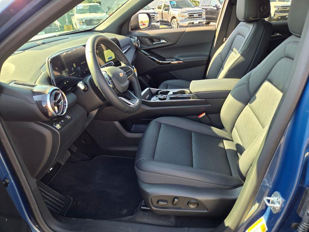 new 2026 Chevrolet Equinox car, priced at $33,490