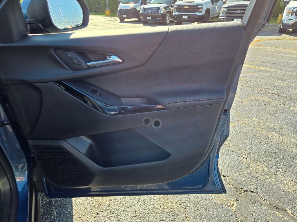 new 2026 Chevrolet Equinox car, priced at $33,490