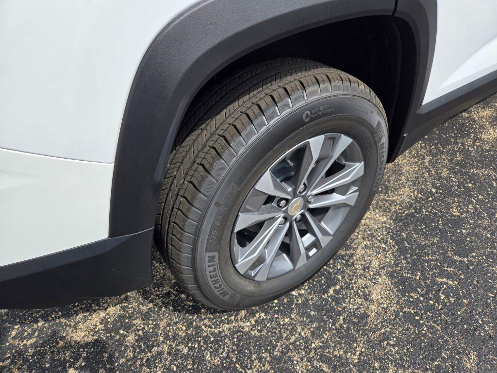 new 2026 Chevrolet Equinox car, priced at $32,495