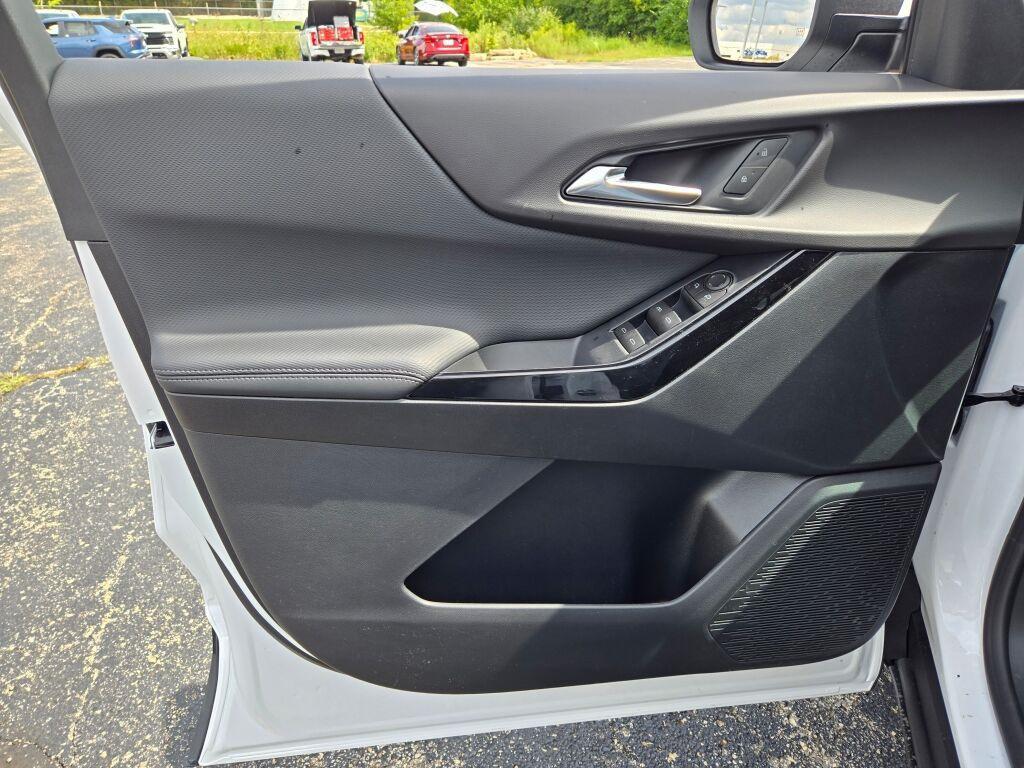 new 2026 Chevrolet Equinox car, priced at $32,495