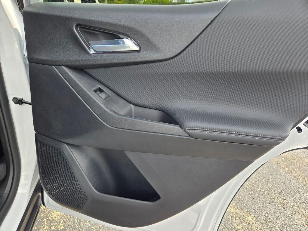 new 2026 Chevrolet Equinox car, priced at $32,495