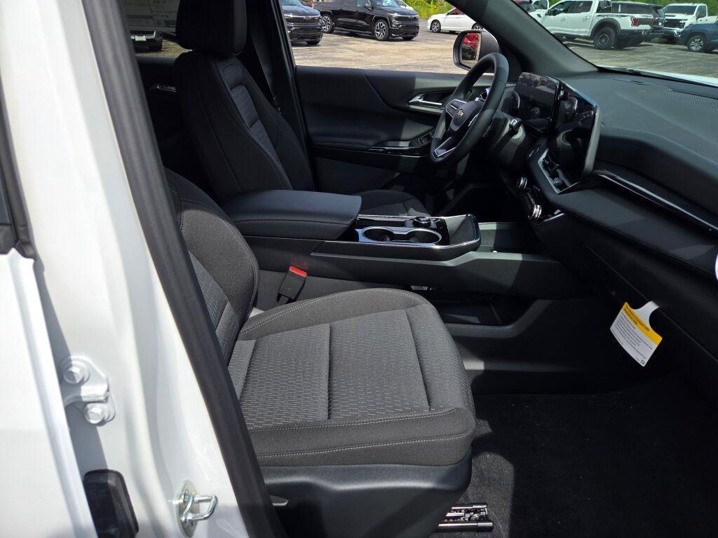 new 2026 Chevrolet Equinox car, priced at $32,495