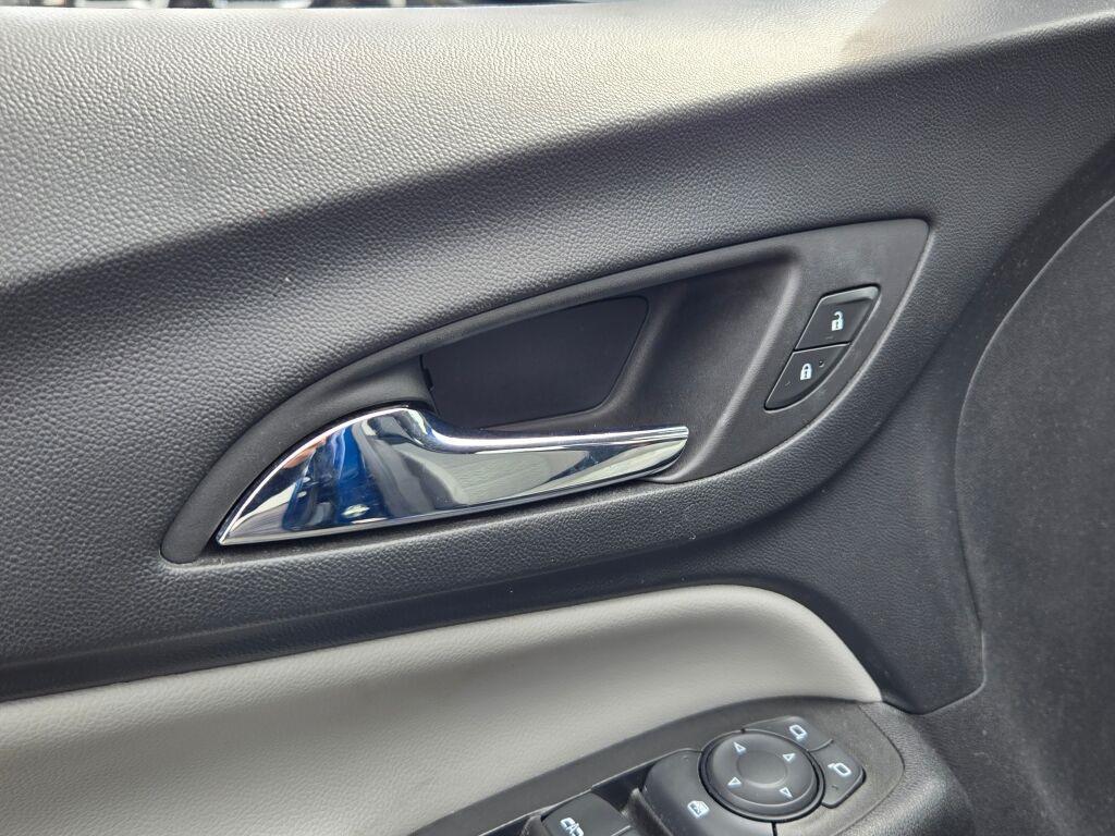 used 2022 Chevrolet Equinox car, priced at $16,725