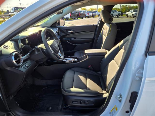 new 2025 Chevrolet Trax car, priced at $25,495