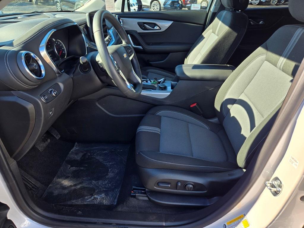 new 2025 Chevrolet Blazer car, priced at $38,618