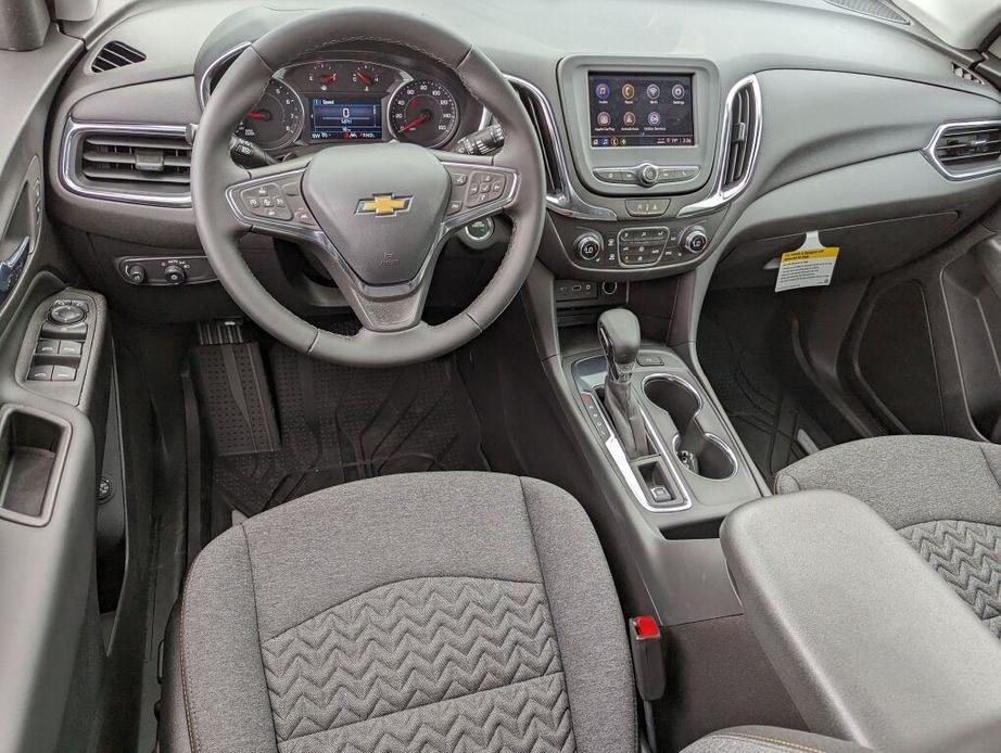 new 2024 Chevrolet Equinox car, priced at $30,890