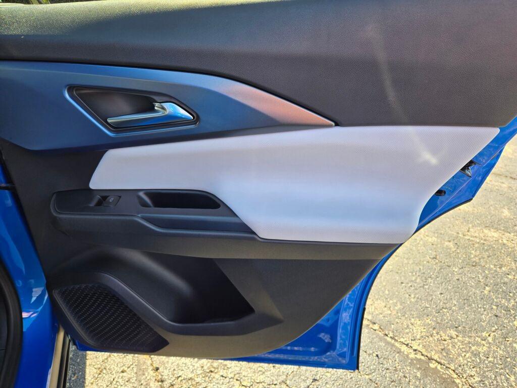 new 2026 Chevrolet Equinox EV car