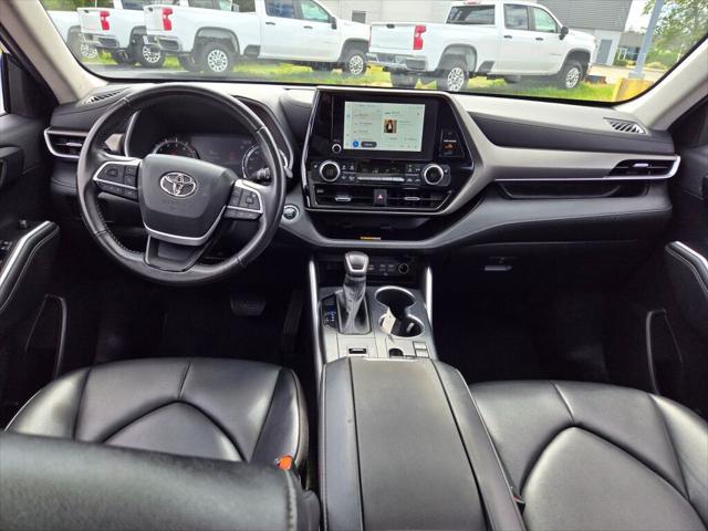 used 2023 Toyota Highlander car, priced at $36,650