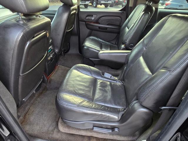 used 2009 Cadillac Escalade ESV car, priced at $10,700