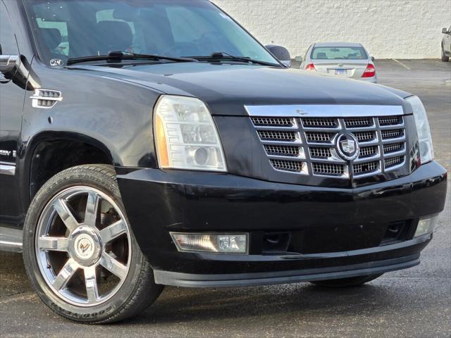 used 2009 Cadillac Escalade ESV car, priced at $10,700