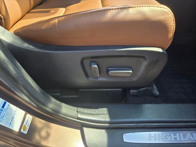 used 2018 Toyota Highlander car, priced at $28,905