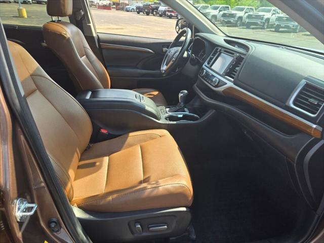 used 2018 Toyota Highlander car, priced at $28,905