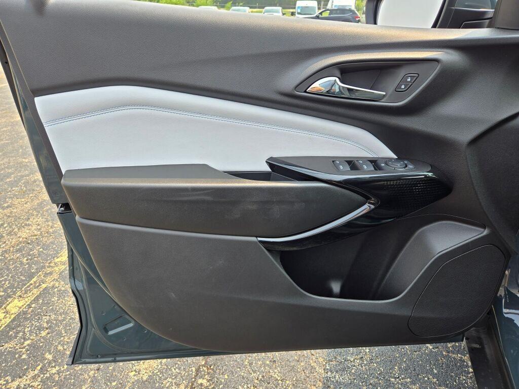 new 2025 Chevrolet Trax car, priced at $24,860