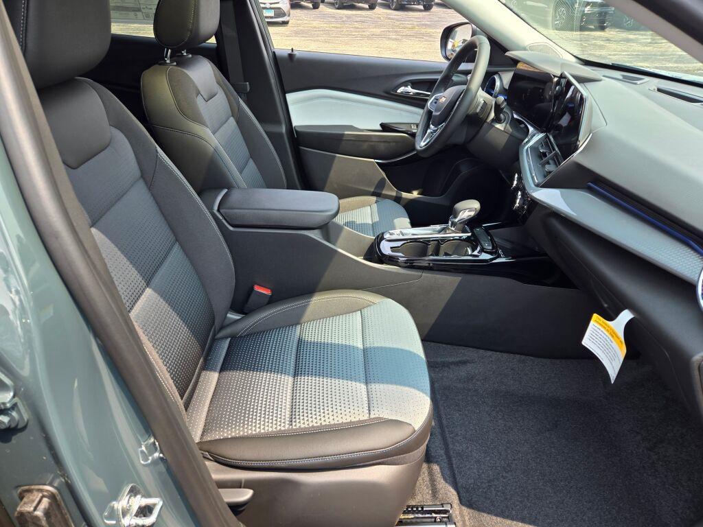 new 2025 Chevrolet Trax car, priced at $24,860