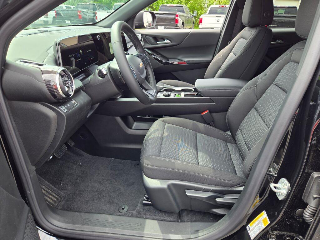 new 2026 Chevrolet Equinox car, priced at $27,345