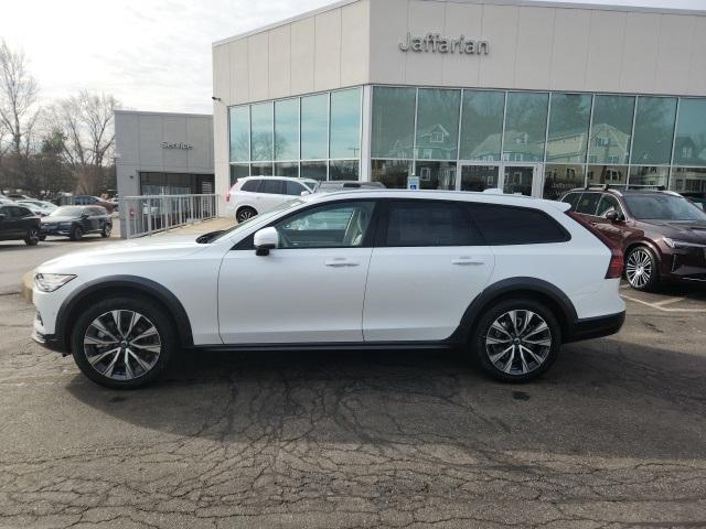 new 2025 Volvo V90 Cross Country car, priced at $64,105