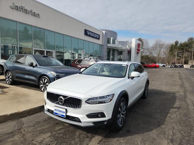 new 2025 Volvo V90 Cross Country car, priced at $64,105