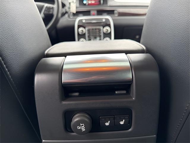 used 2016 Volvo XC70 car, priced at $14,500