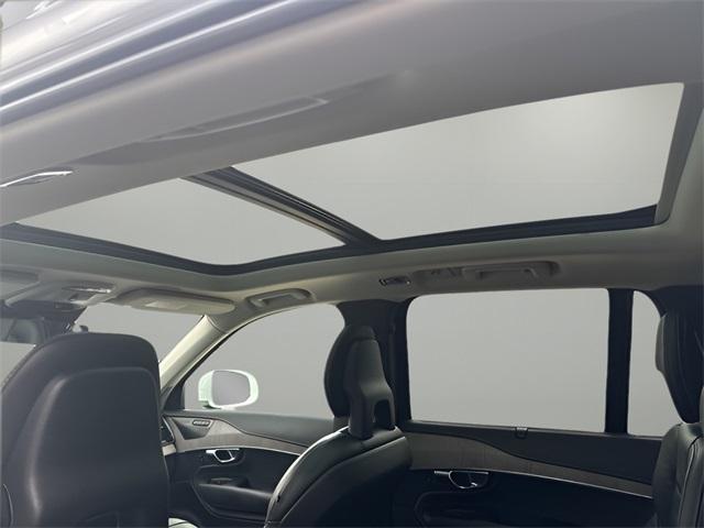 used 2022 Volvo XC90 Recharge Plug-In Hybrid car, priced at $46,500