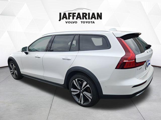 new 2025 Volvo V60 Cross Country car, priced at $55,025