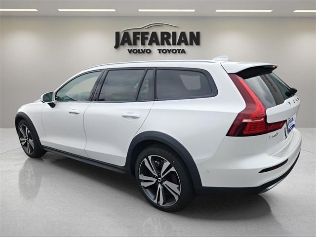 new 2025 Volvo V60 Cross Country car, priced at $55,025