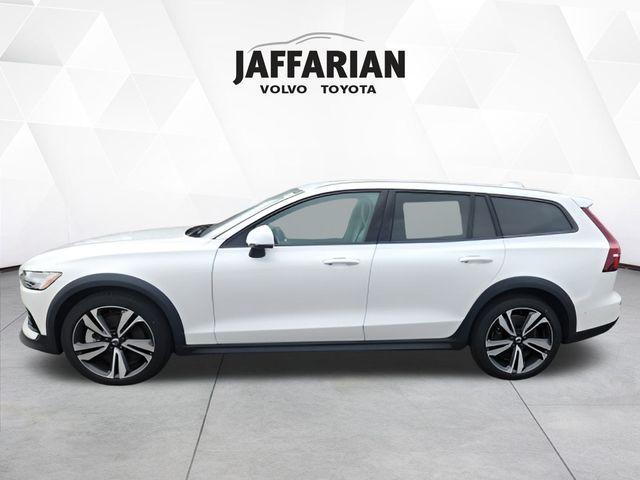 new 2025 Volvo V60 Cross Country car, priced at $55,025