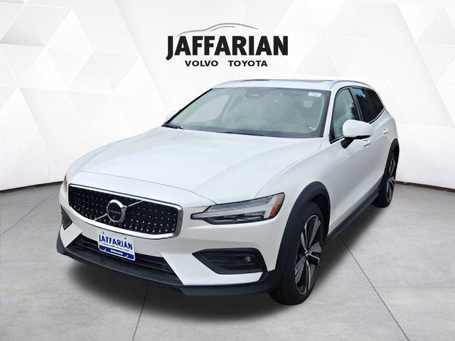 new 2025 Volvo V60 Cross Country car, priced at $55,025